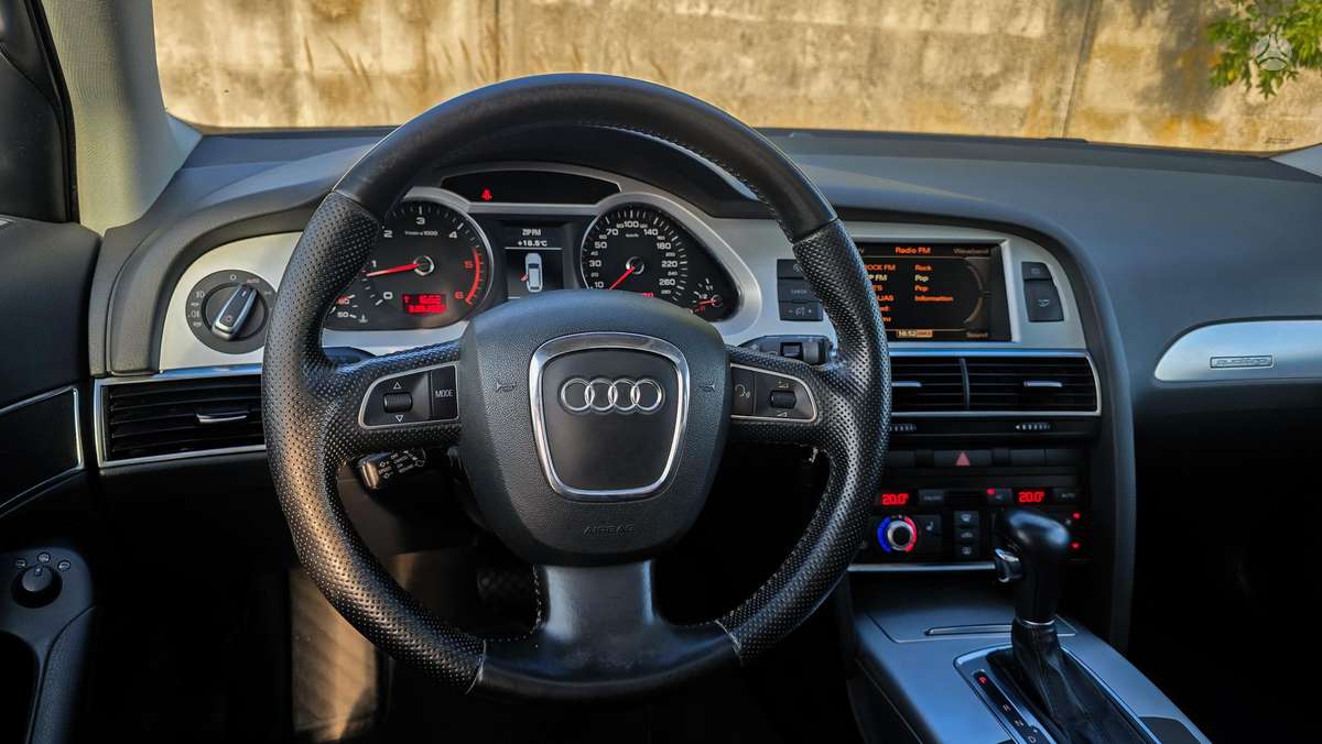 Audi A6 2011 — photo 13