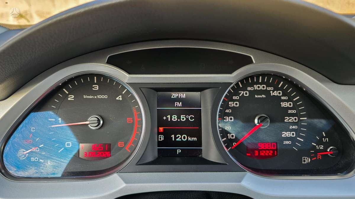 Audi A6 2011 — photo 15