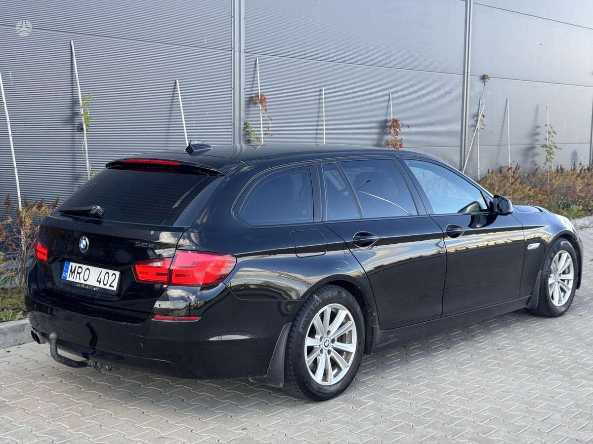 BMW 525 2010 — двигун 2993 cm³, 204 HP (150kW)