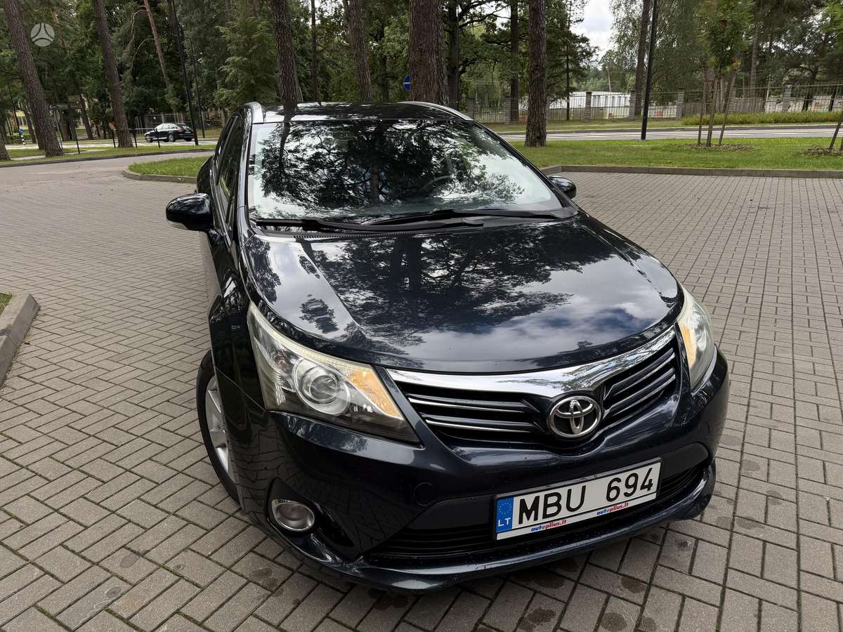 Toyota Avensis 2012 — photo 10
