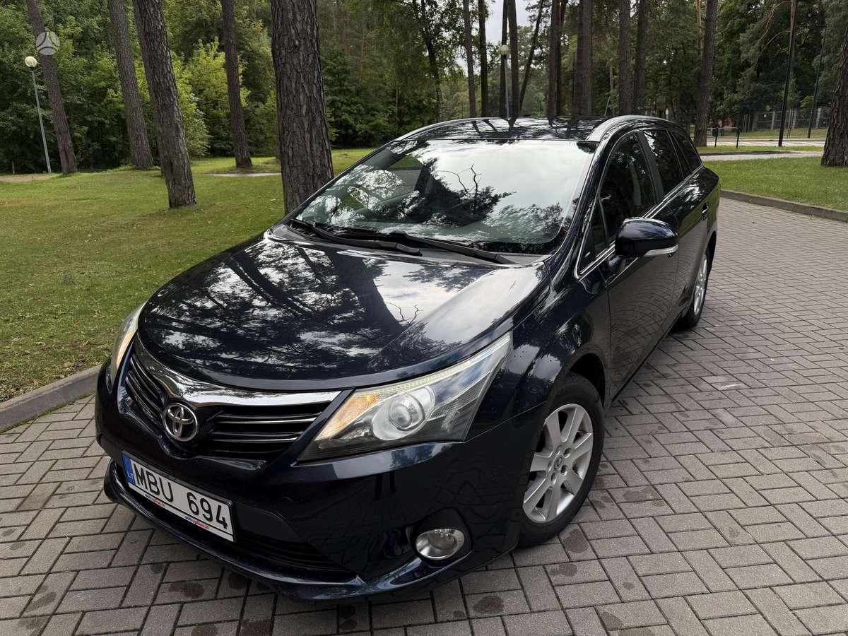 Toyota Avensis 2012 — photo 12