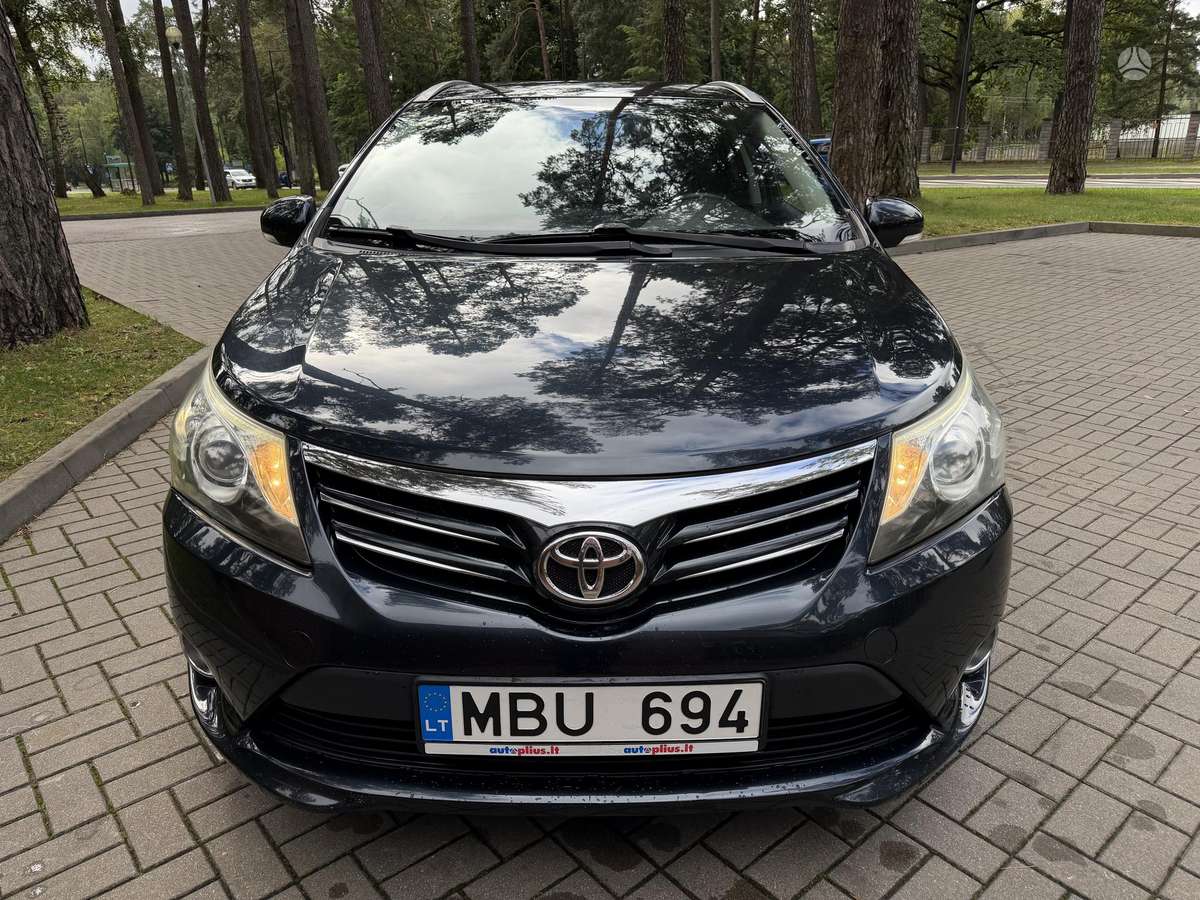 Toyota Avensis 2012 — photo 13