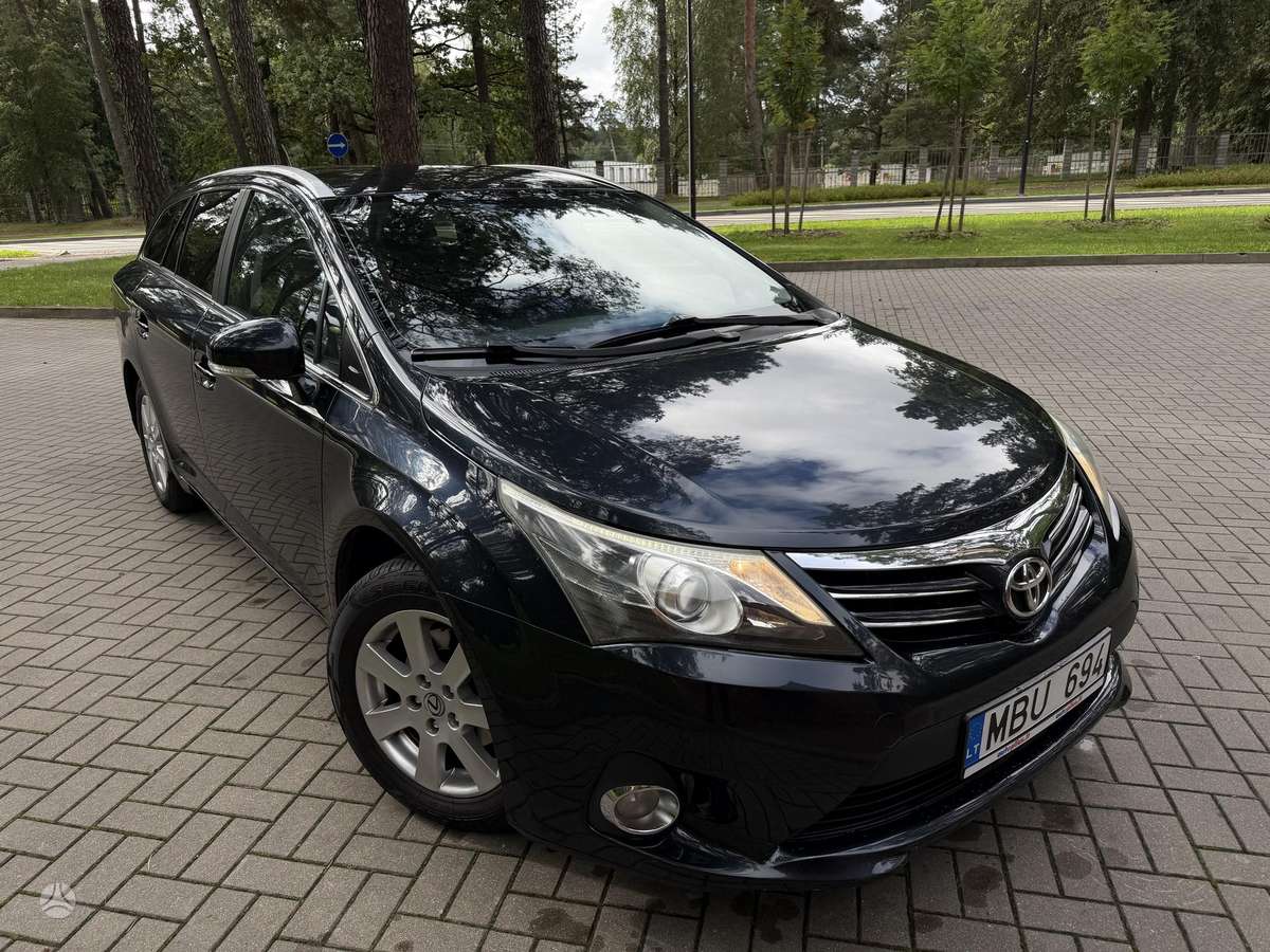 Toyota Avensis 2012 — photo 14