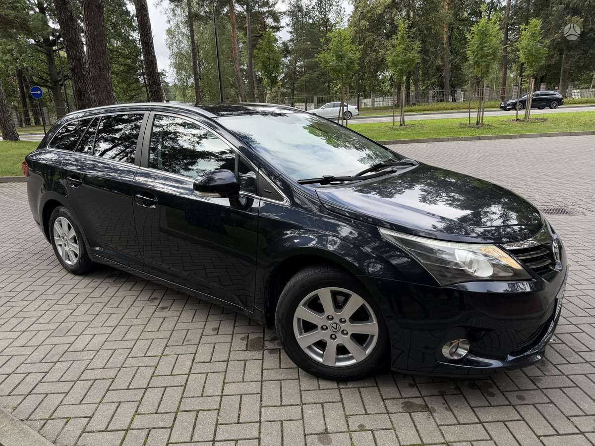 Toyota Avensis 2012 — photo 15