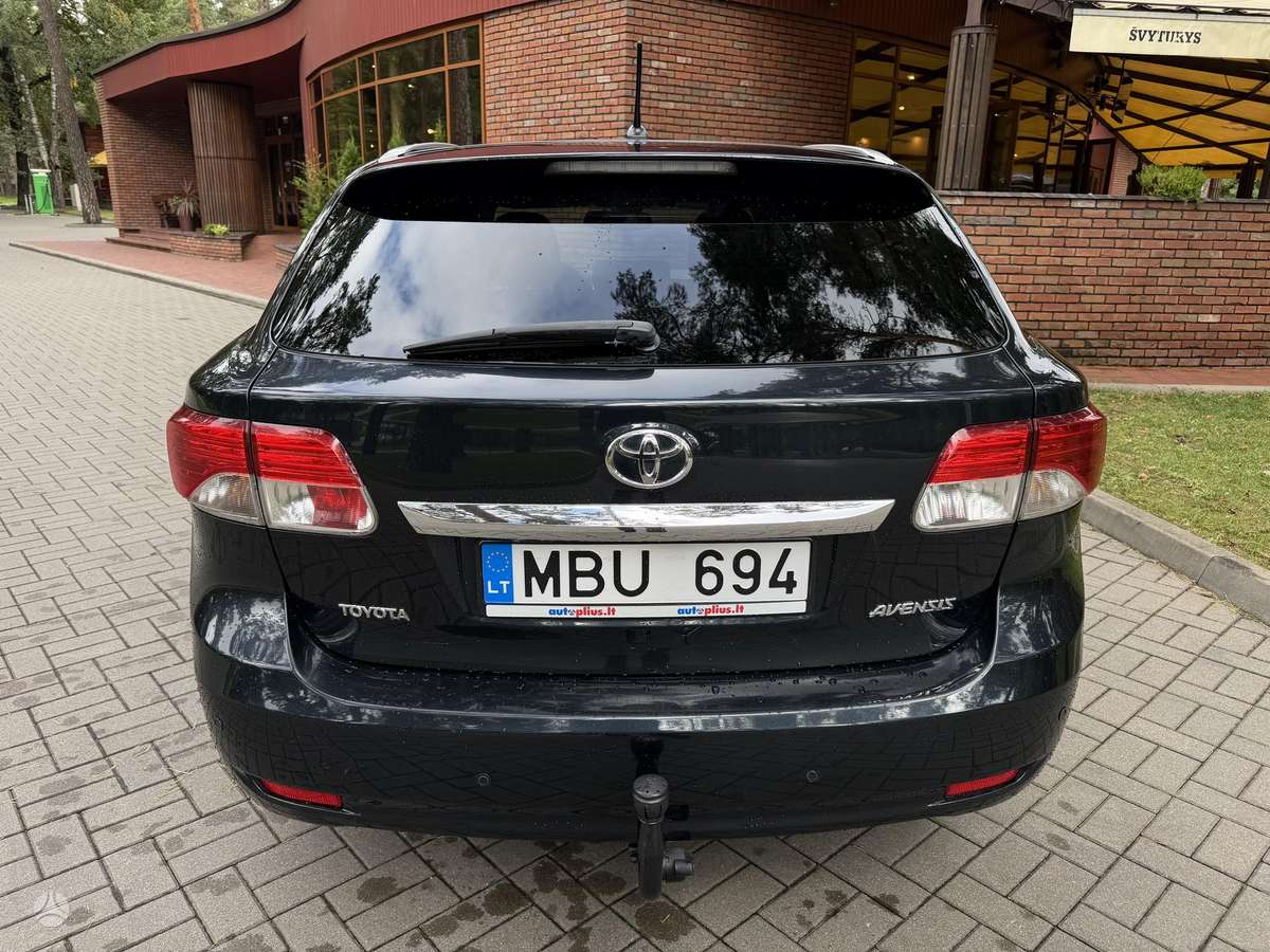 Toyota Avensis 2012 — photo 19