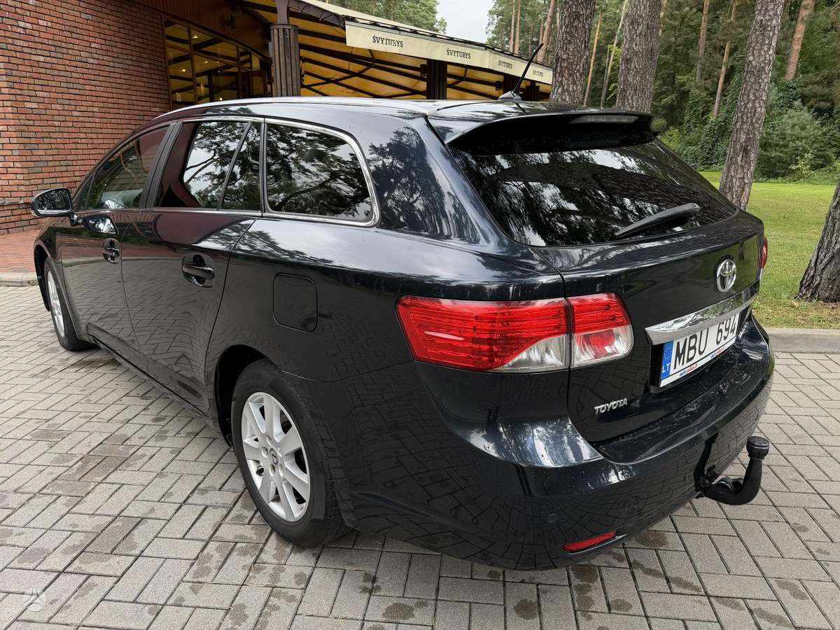 Toyota Avensis 2012 — photo 20