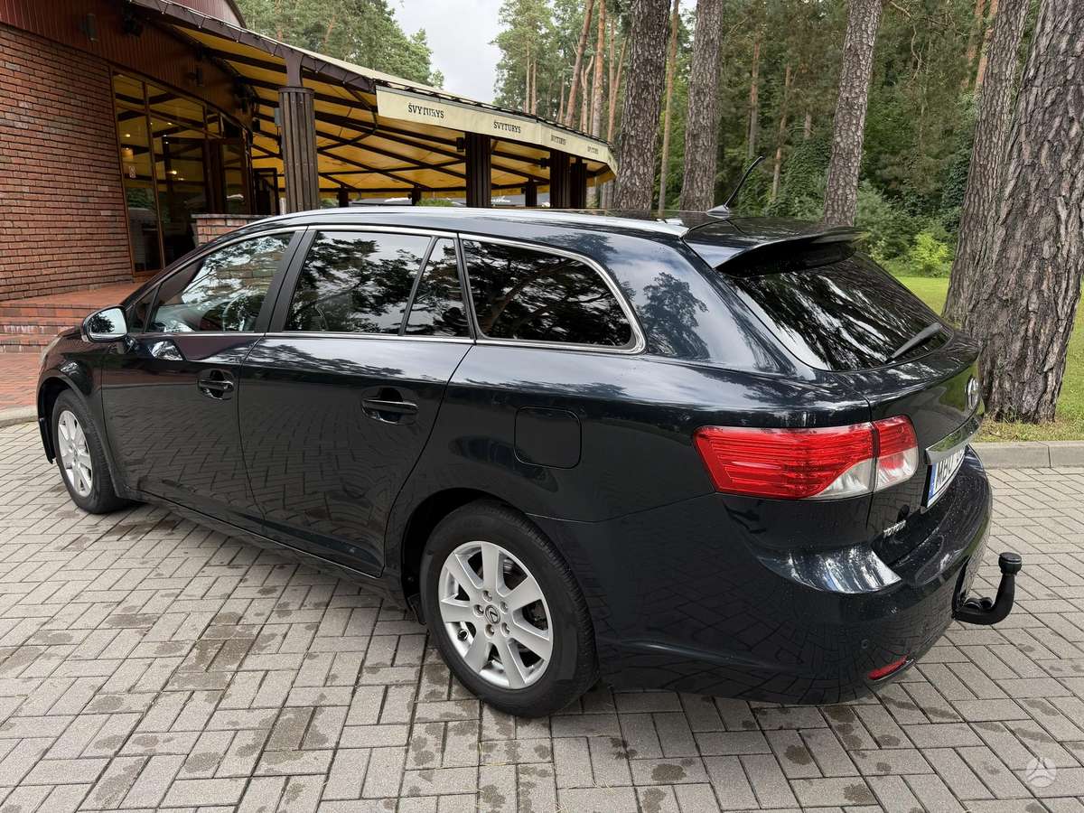 Toyota Avensis 2012 — photo 21