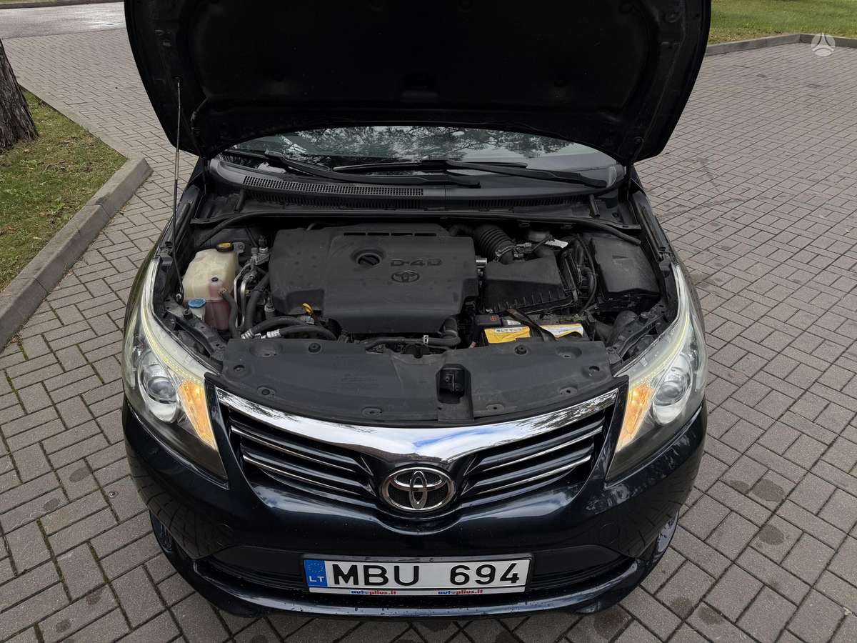 Toyota Avensis 2012 — photo 24
