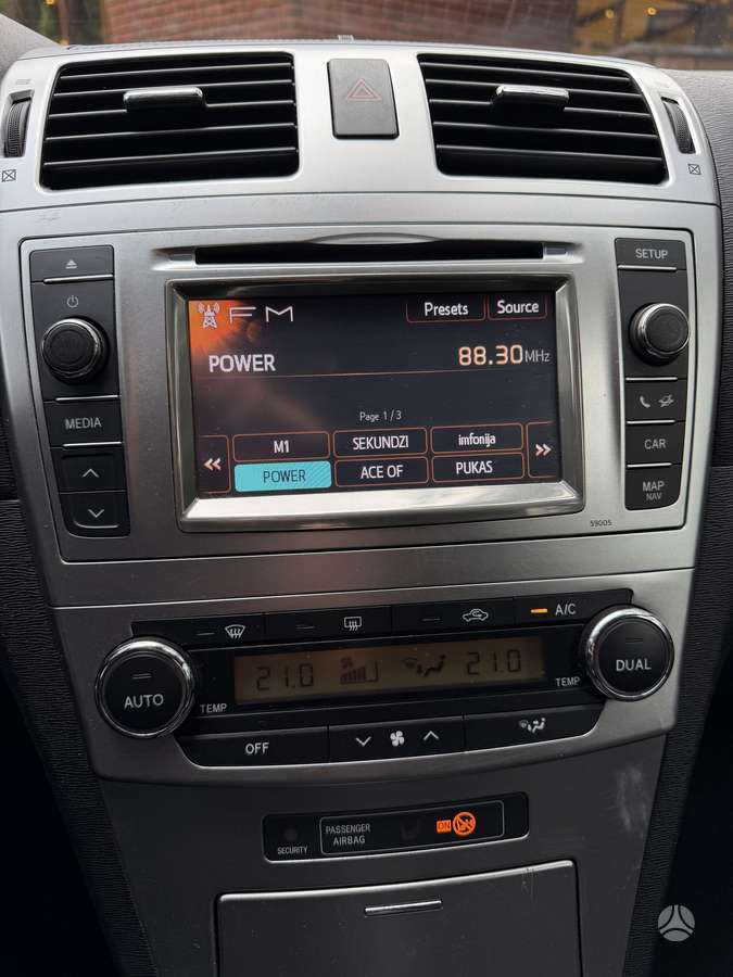 Toyota Avensis 2012 — photo 41