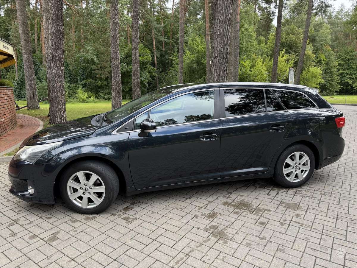 Toyota Avensis 2012 — photo 9