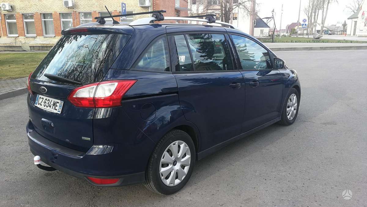 Ford Grand 2013 — rear view