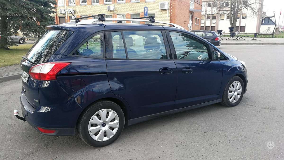 Ford Grand 2013 — photo 8