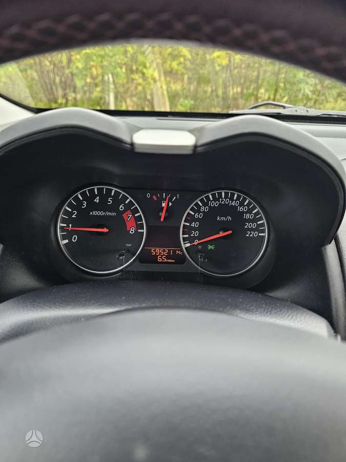 Nissan Note 2012 — photo 8