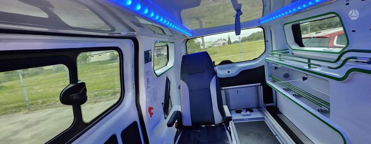 Ford Transit 2015 — rear view