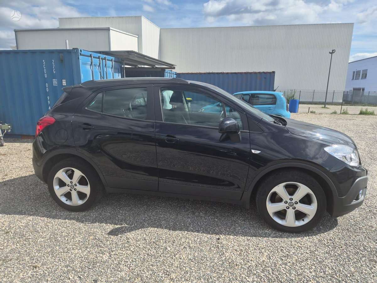 Opel Mokka 2013 — rear view