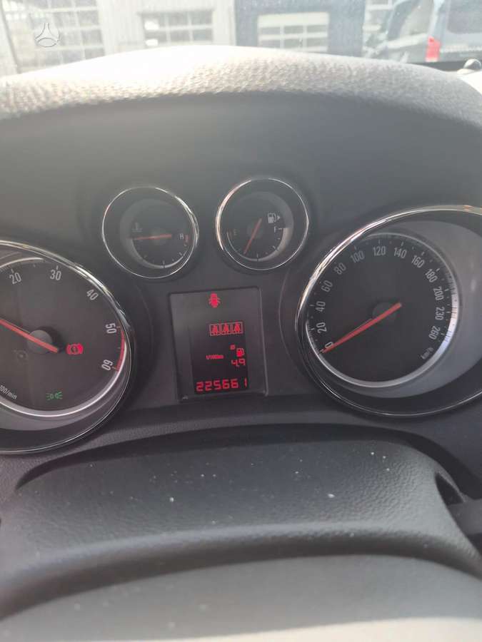 Opel Mokka 2013 — photo 8