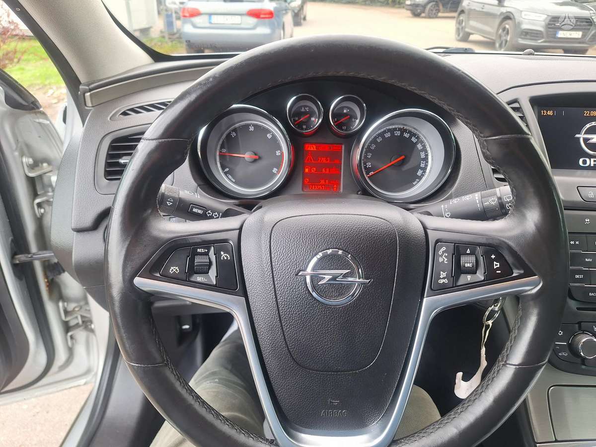 Opel Insignia 2013 — фото 11