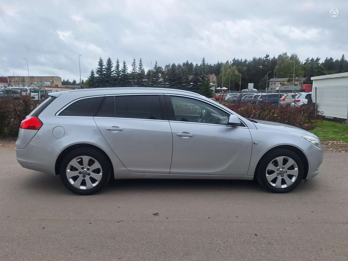 Opel Insignia 2013 — салон