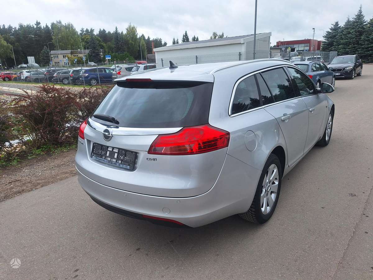 Opel Insignia 2013 — двигун 2000 cm³, 160 HP (118kW)