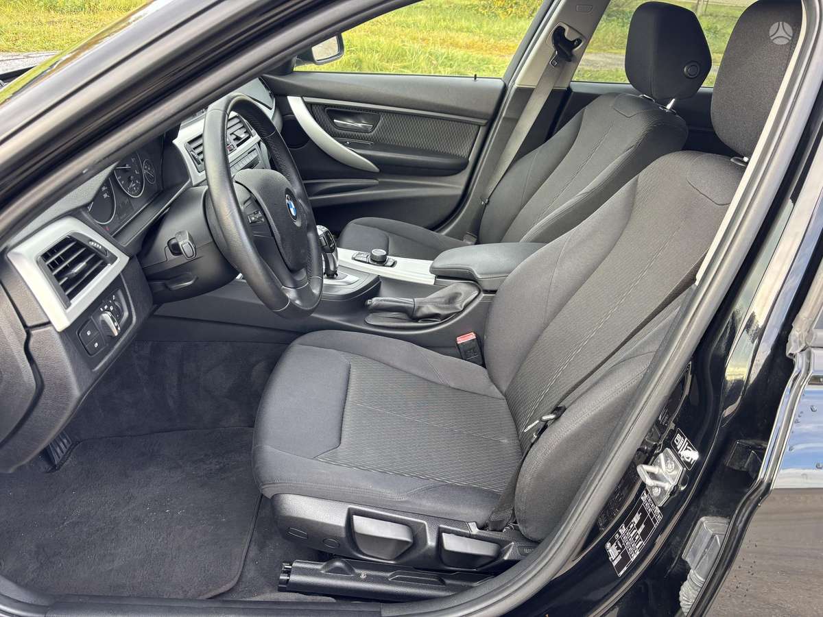 BMW 318 2013 — photo 12