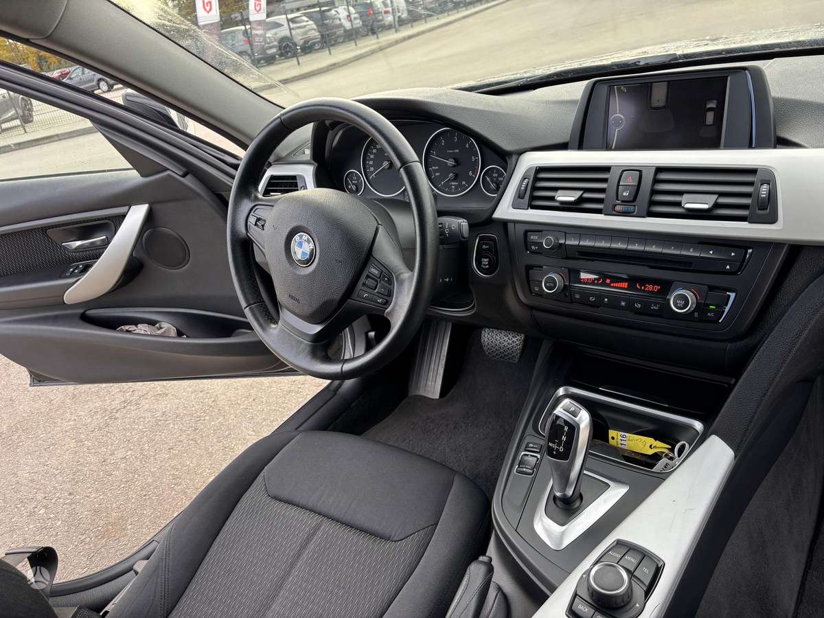 BMW 318 2013 — photo 13