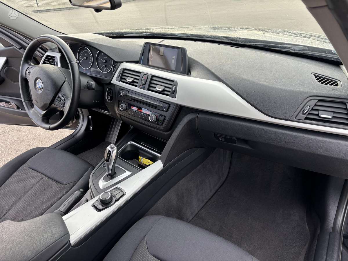 BMW 318 2013 — photo 14