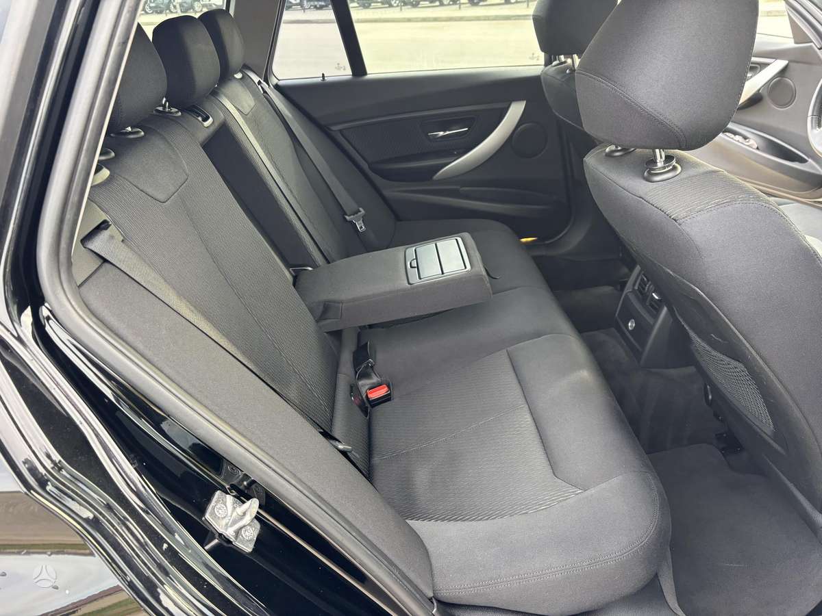 BMW 318 2013 — photo 16