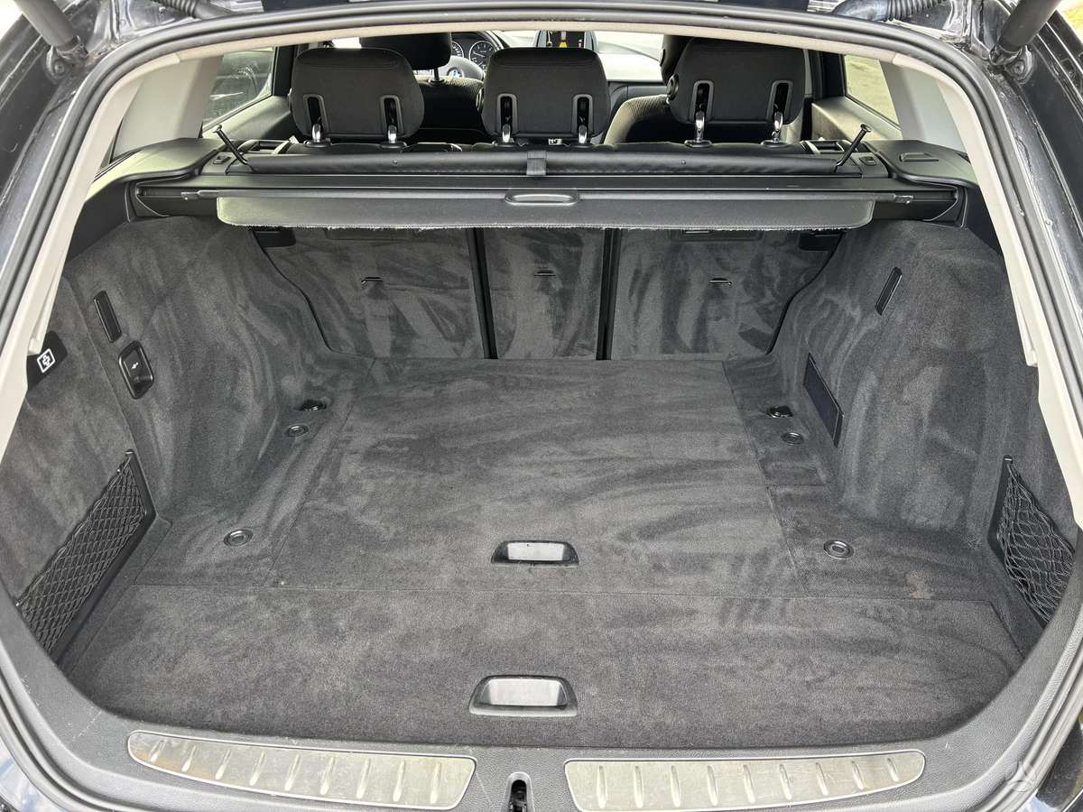 BMW 318 2013 — photo 18