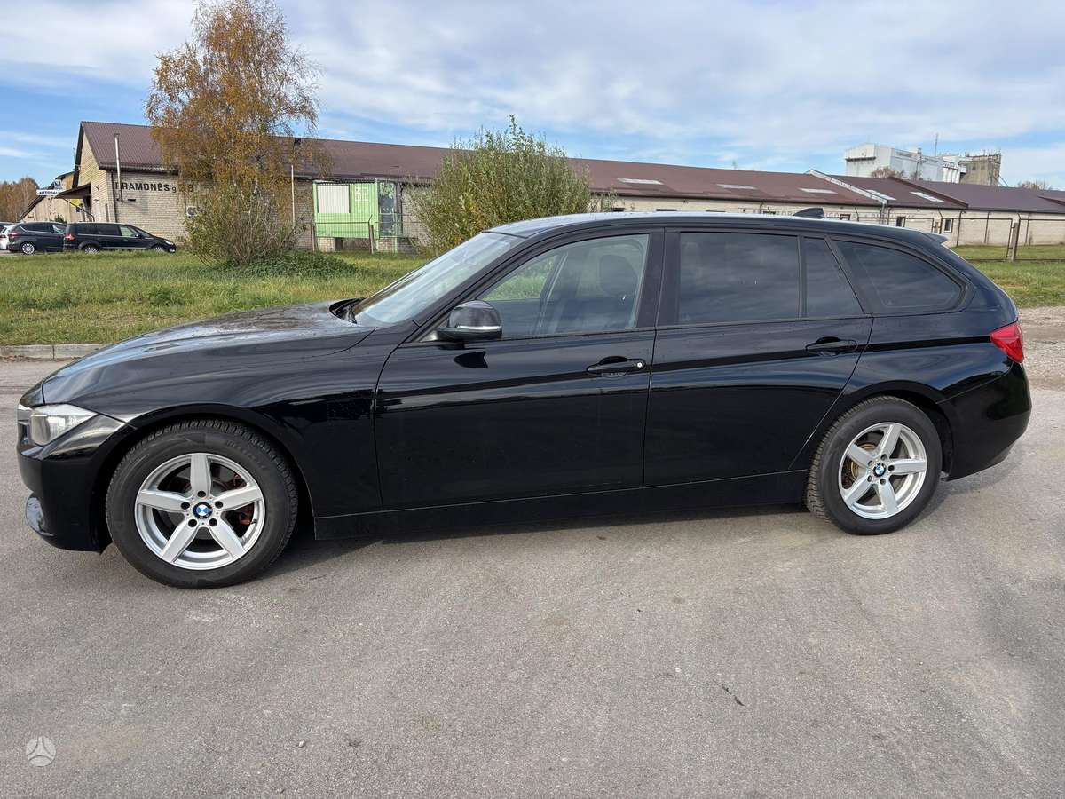 BMW 318 2013 — photo 8