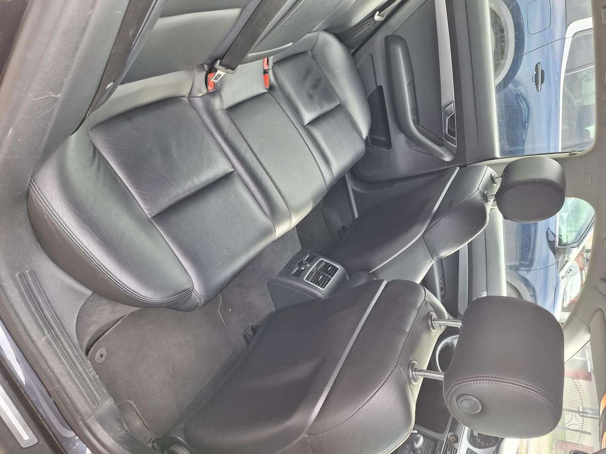 Audi A6 2010 — interior