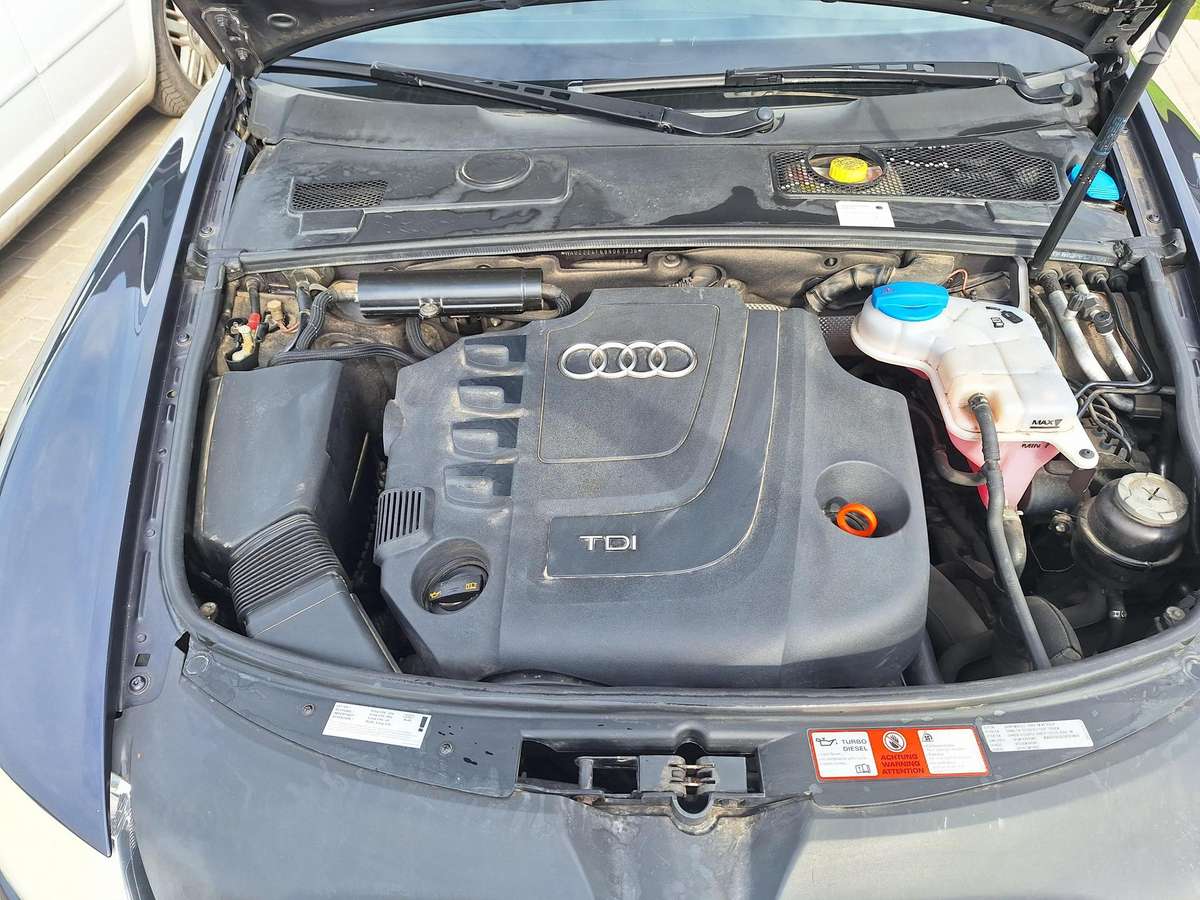 Audi A6 2010 — photo 9