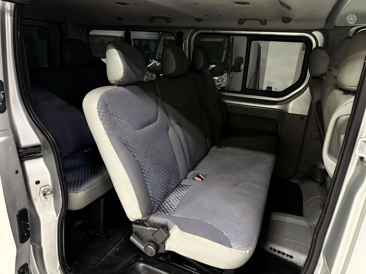 Renault Trafic 2010 — фото 10