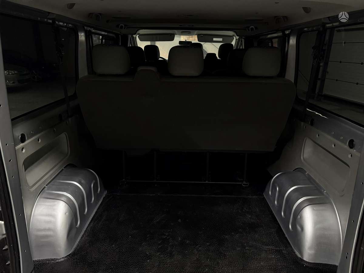 Renault Trafic 2010 — фото 12