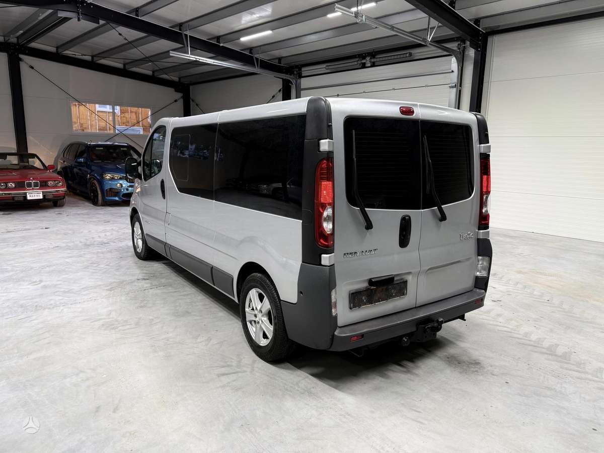Renault Trafic 2010 — двигун 2500 cm³