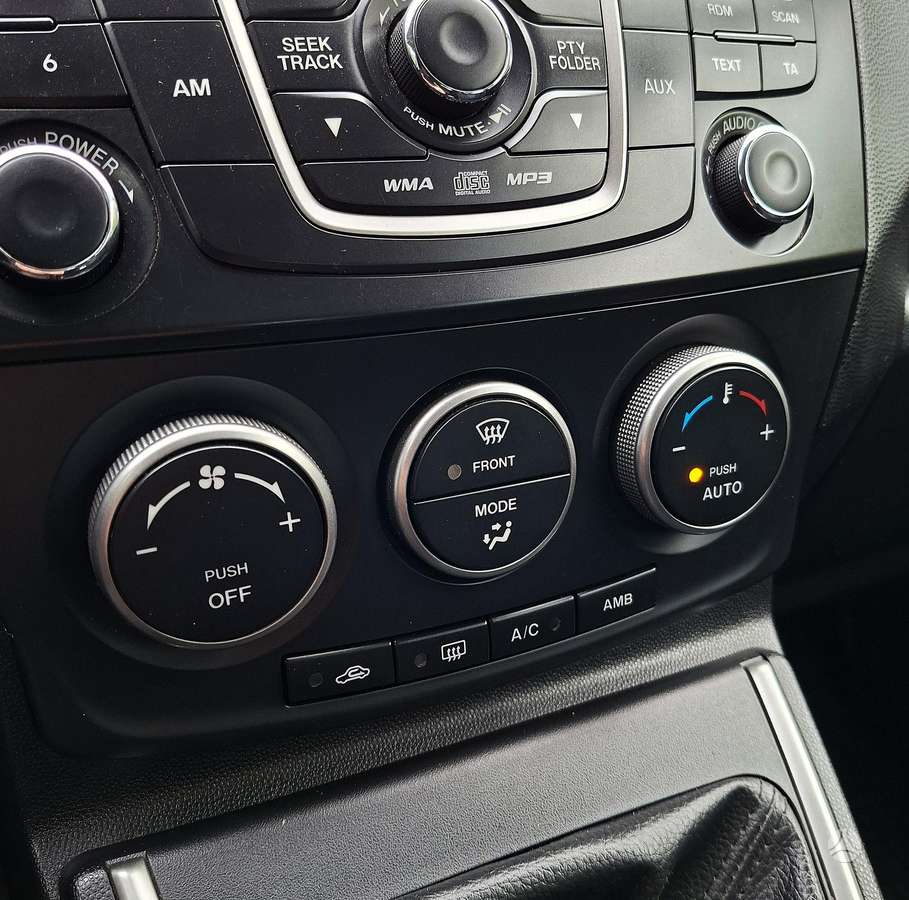Mazda 5 2012 — photo 20