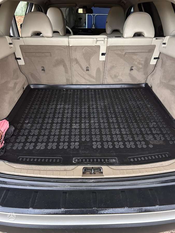 Volvo XC60 2010 — photo 14