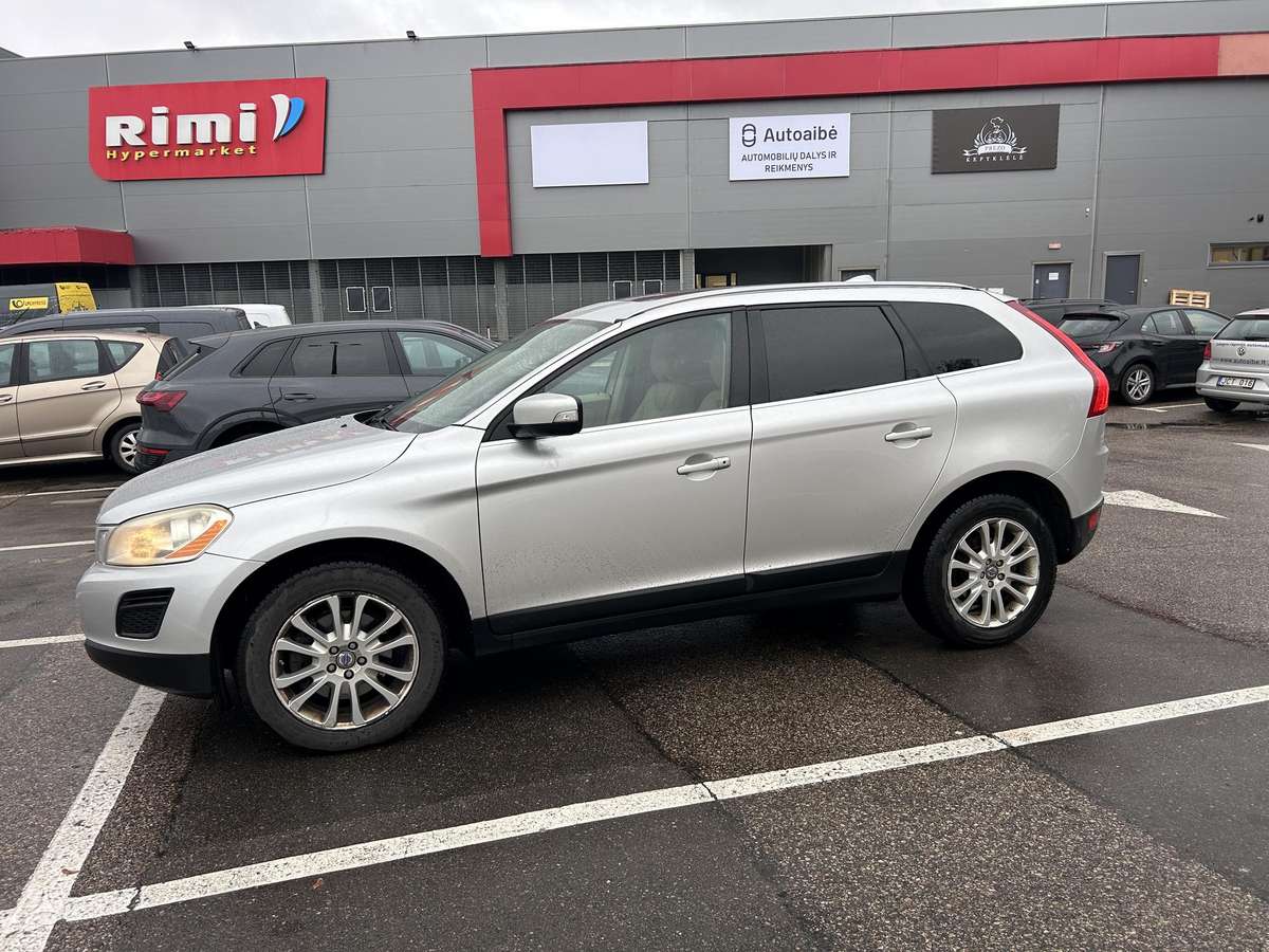 Volvo XC60 2010 — engine 2953 cm³, 286 HP (210kW)