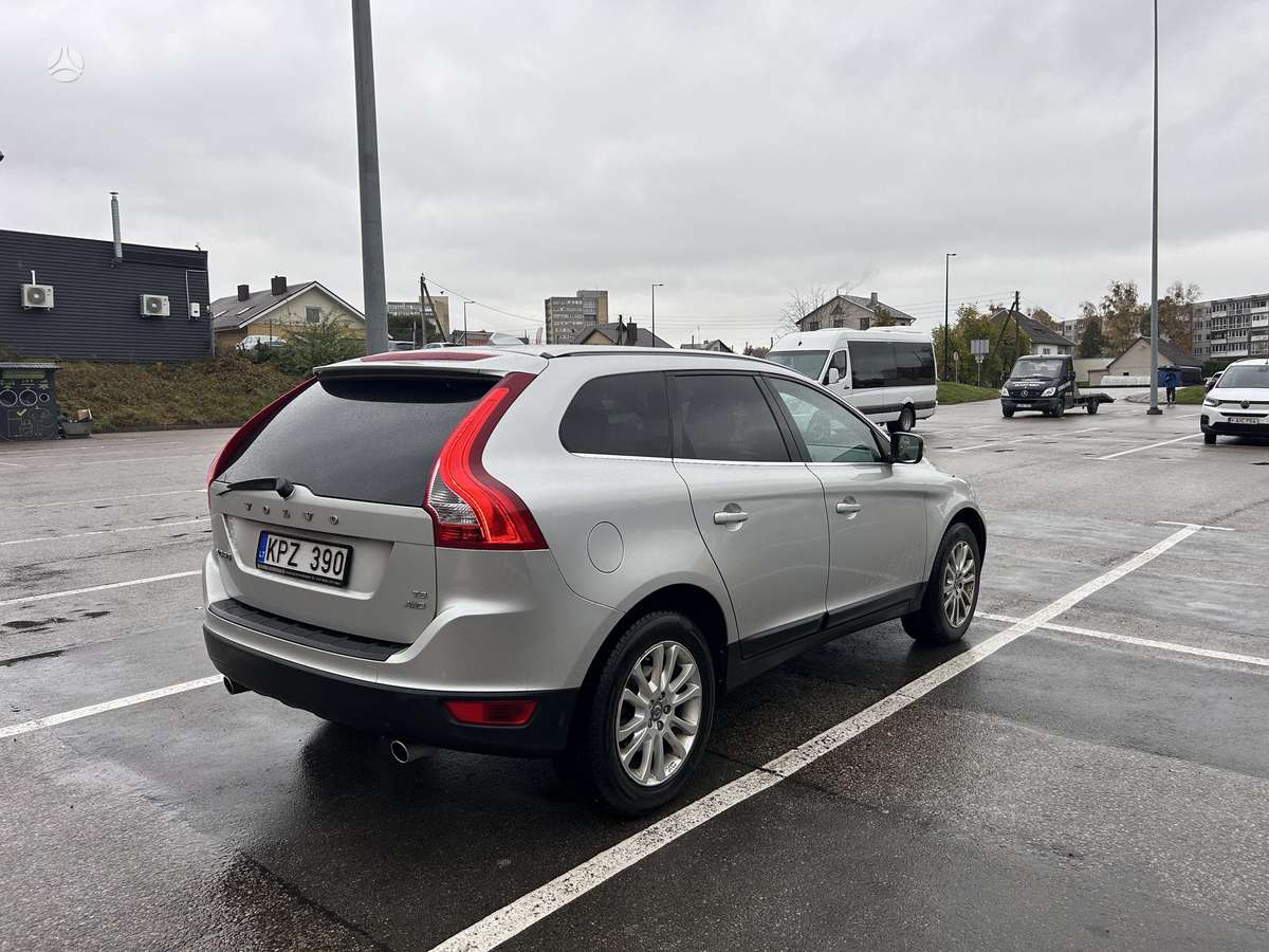 Volvo XC60 2010 — photo 5