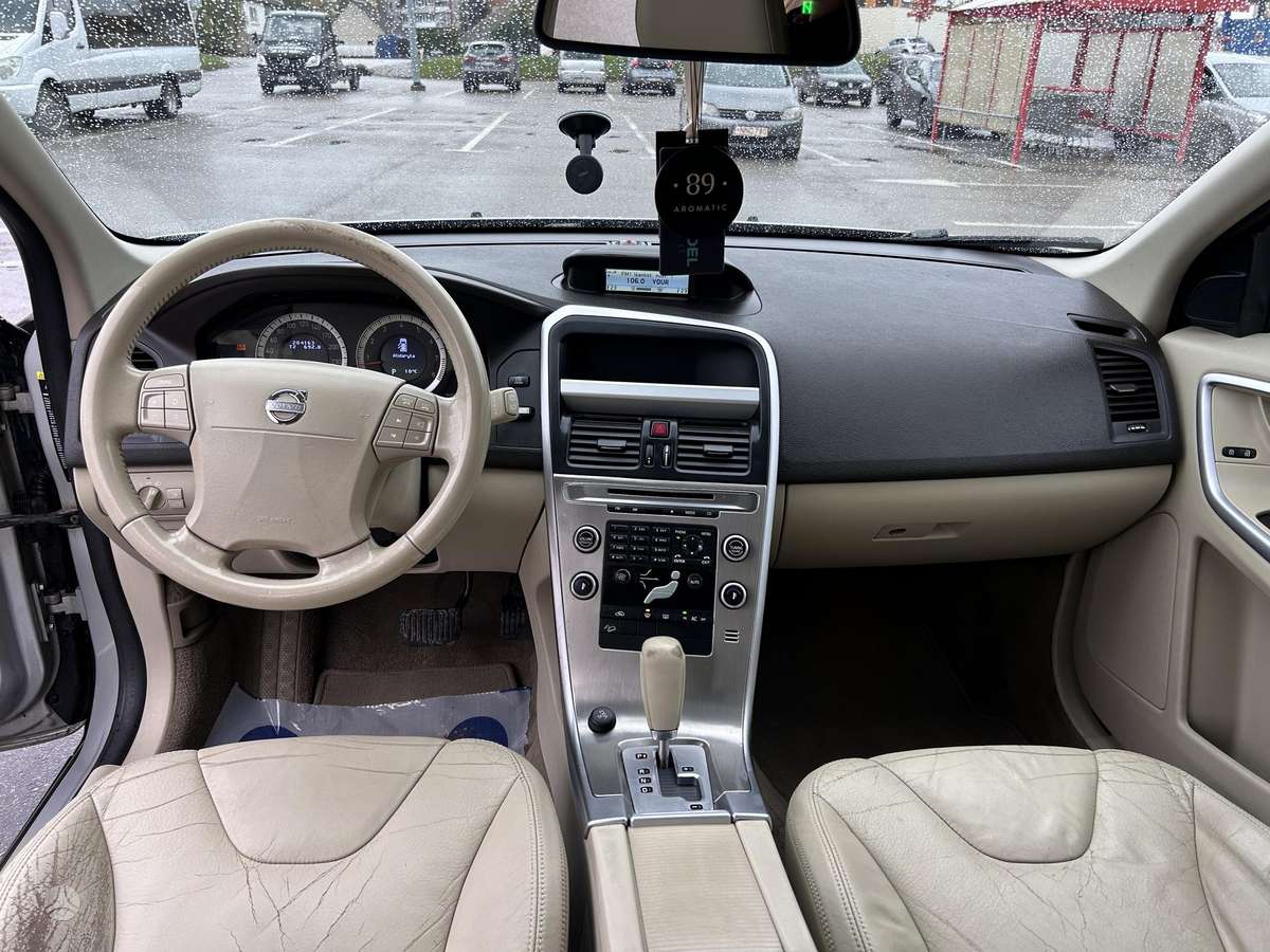 Volvo XC60 2010 — photo 6