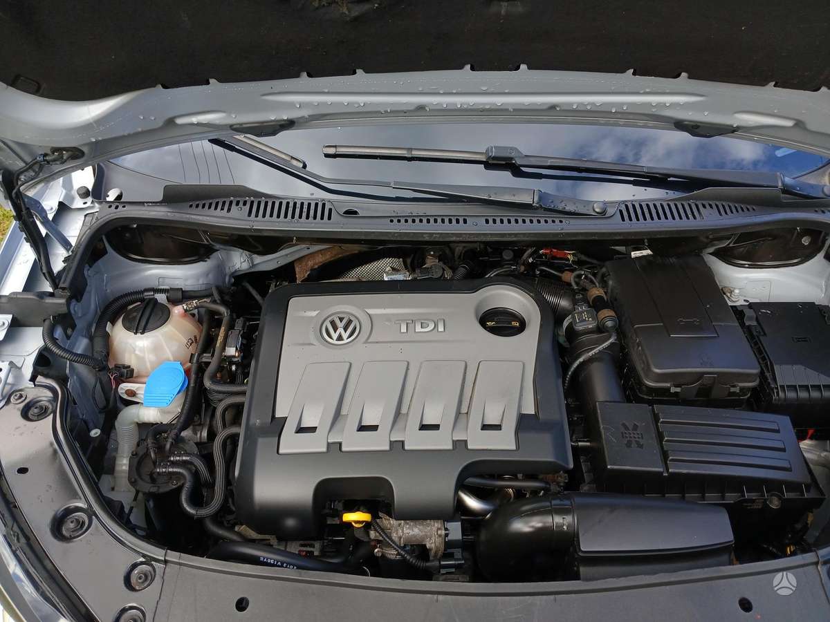 Volkswagen Touran 2014 — photo 13