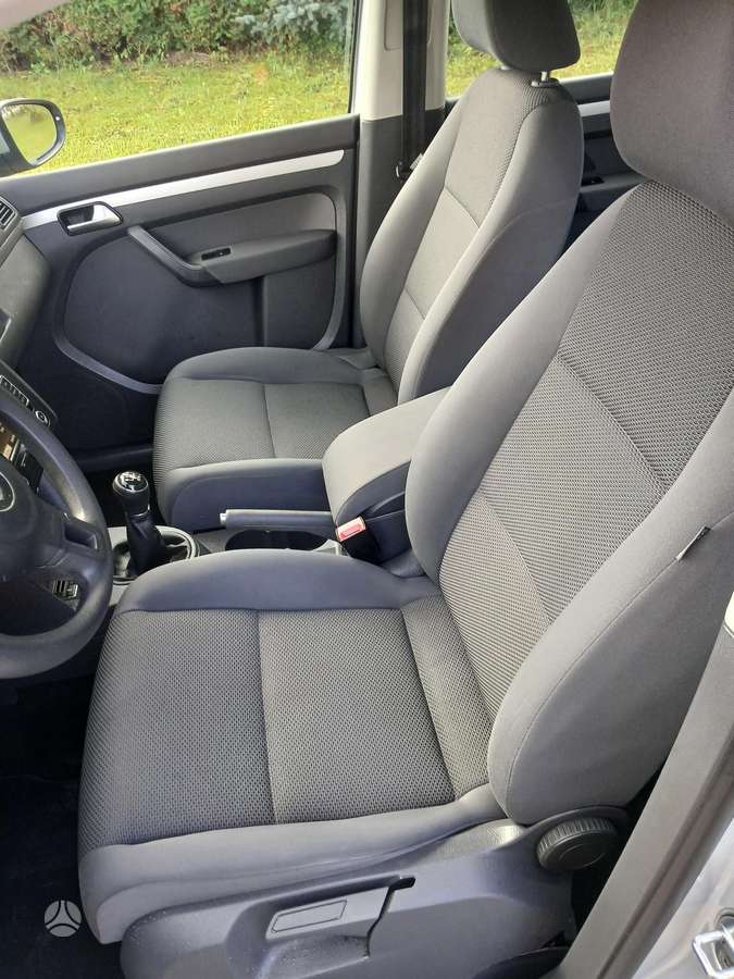 Volkswagen Touran 2014 — rear view