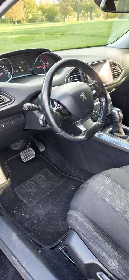Peugeot 308 2015 — photo 7