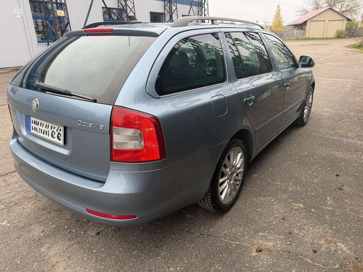 Skoda Octavia 2009 — engine 2000 cm³, 140 HP (103kW)