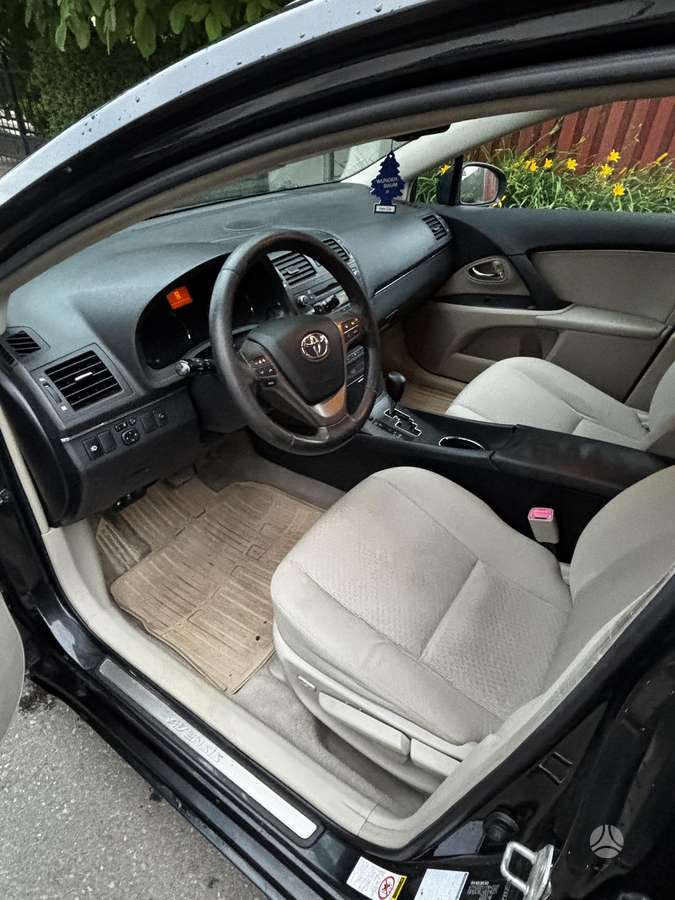 Toyota Avensis 2010 — photo 10