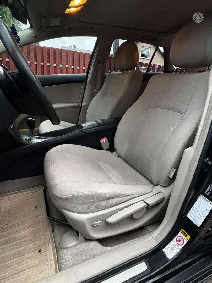 Toyota Avensis 2010 — photo 11