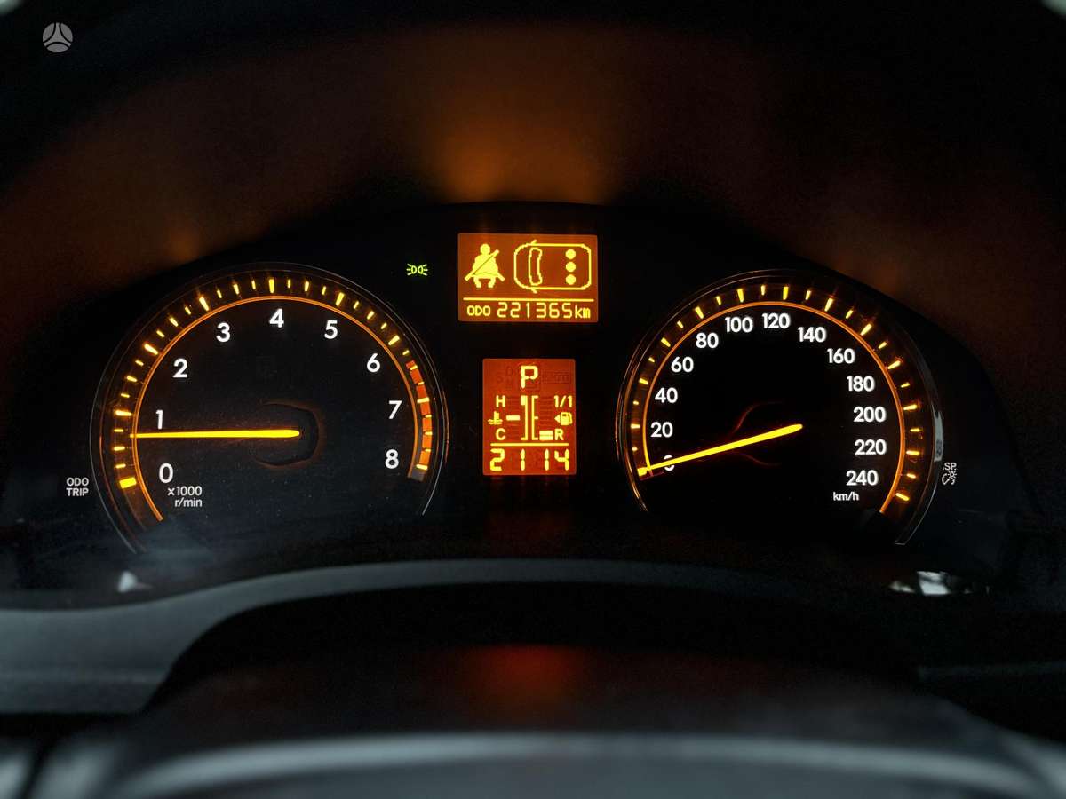 Toyota Avensis 2010 — photo 14