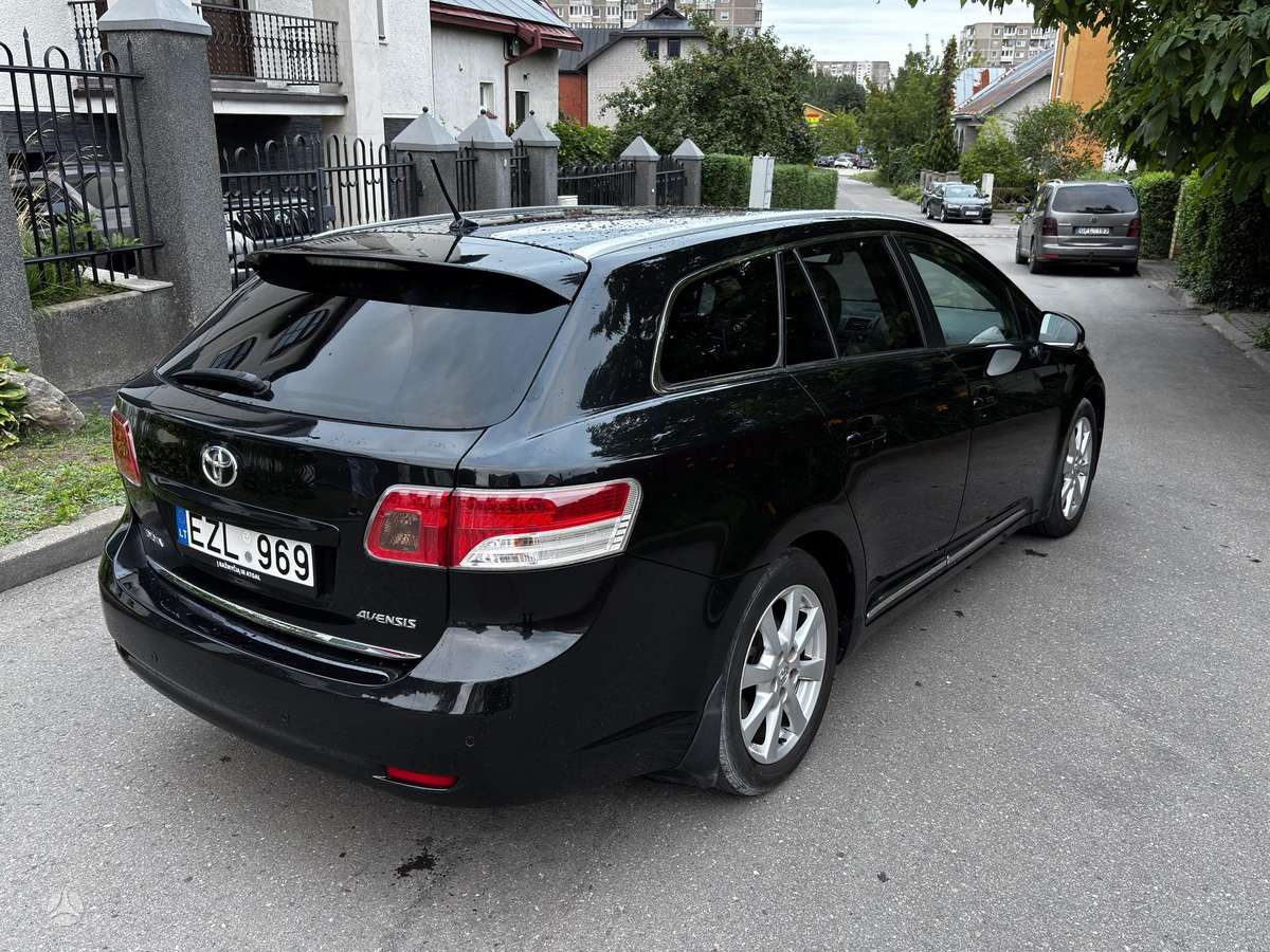 Toyota Avensis 2010 — photo 5