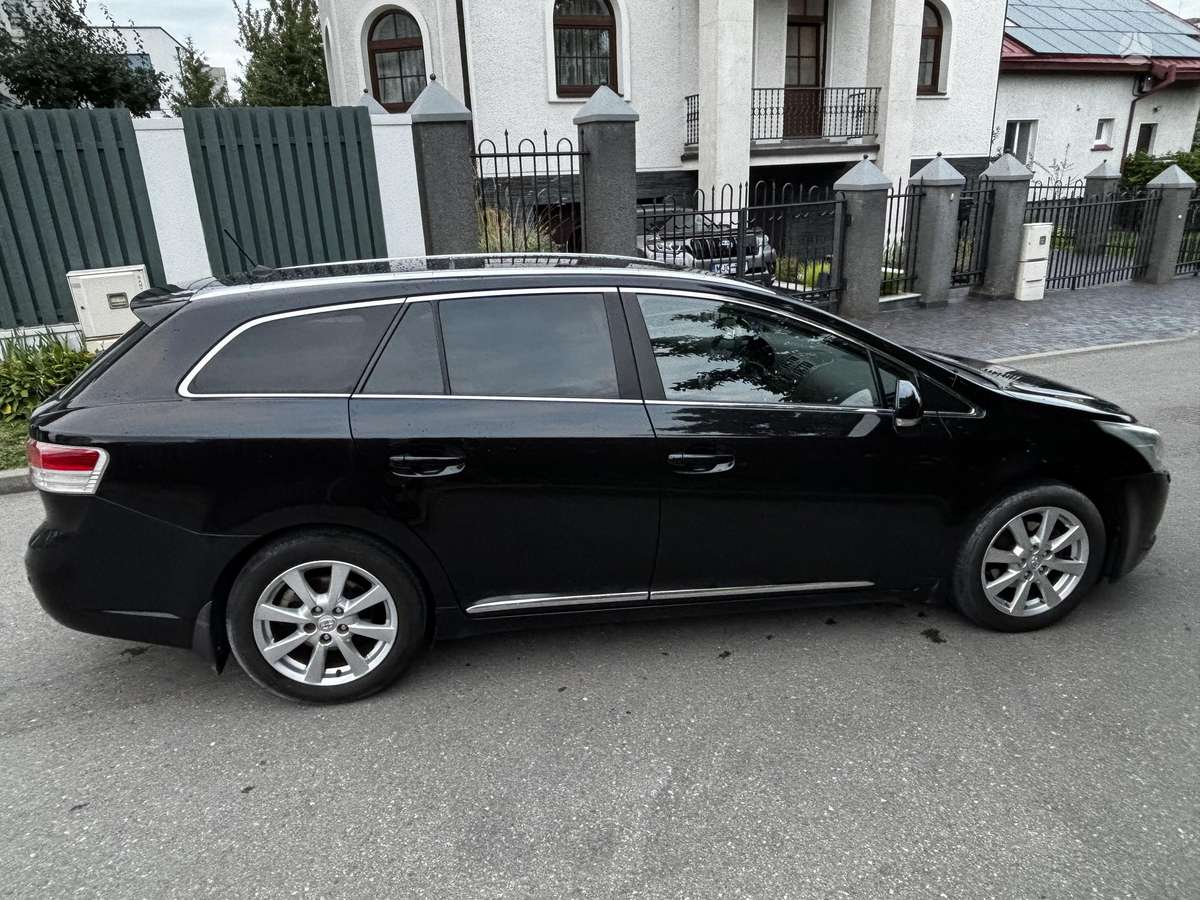 Toyota Avensis 2010 — photo 6