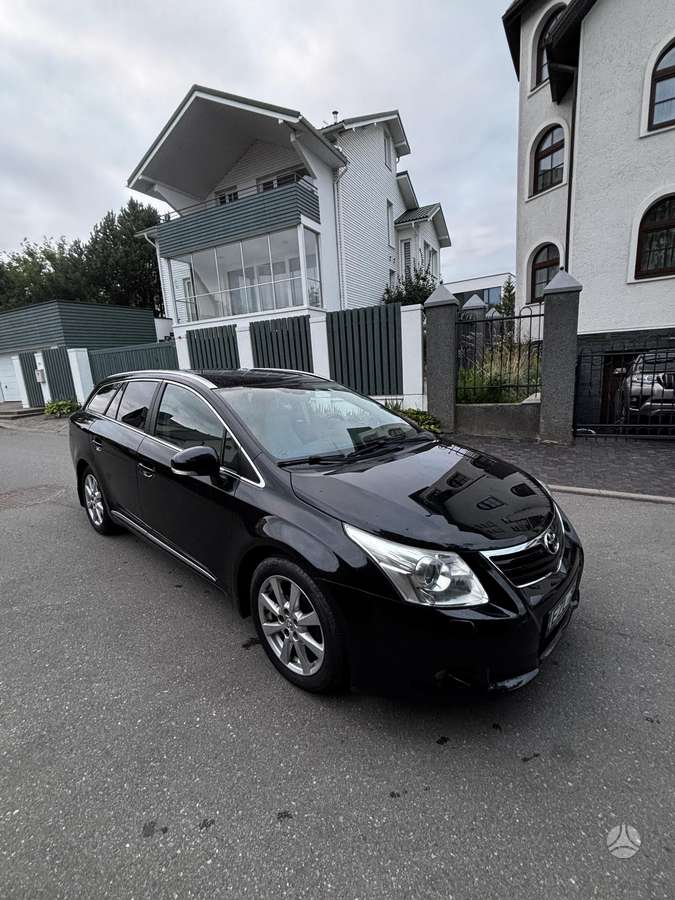 Toyota Avensis 2010 — photo 7