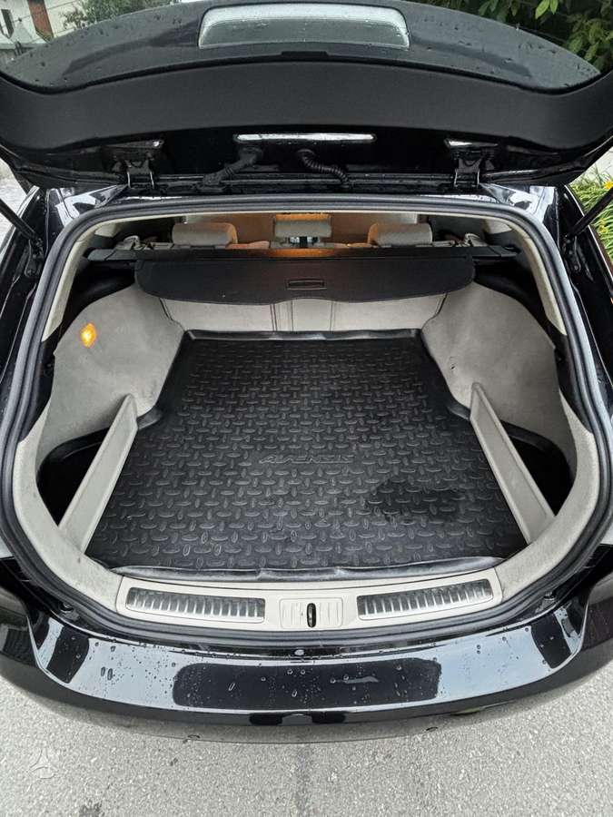 Toyota Avensis 2010 — photo 8